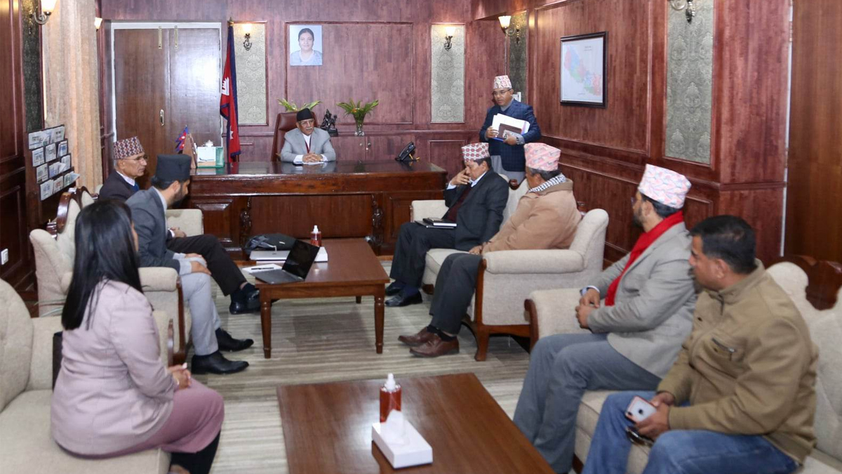 निराकार पाण्डेको परिवारलाई प्रधानमन्त्रीले भेटे, सरकारले सक्दो सहयोग गर्ने प्रतिबद्धता